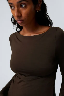 Weekday ANNIE LONG-SLEEVED BOAT-NECK TOP dark brown Hot