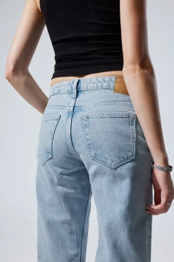 Weekday ARROW LOW RISE REGULAR STRAIGHT LEG JEANS summer blue light blue Hot