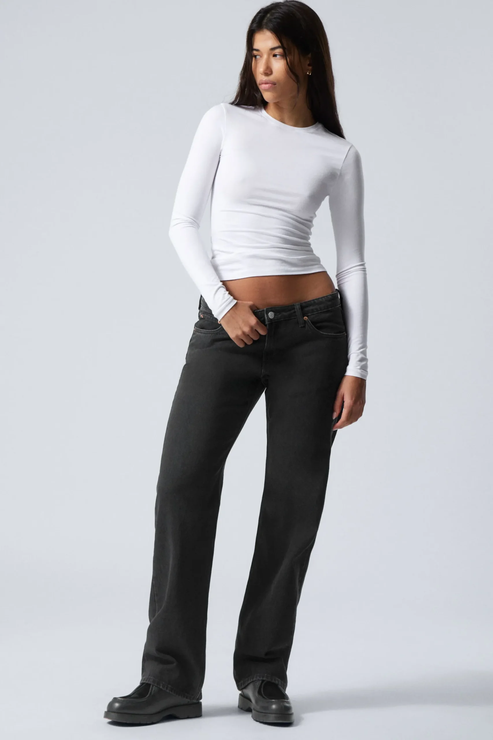 Weekday ARROW LOW RISE REGULAR STRAIGHT LEG JEANS tuned black black Clearance