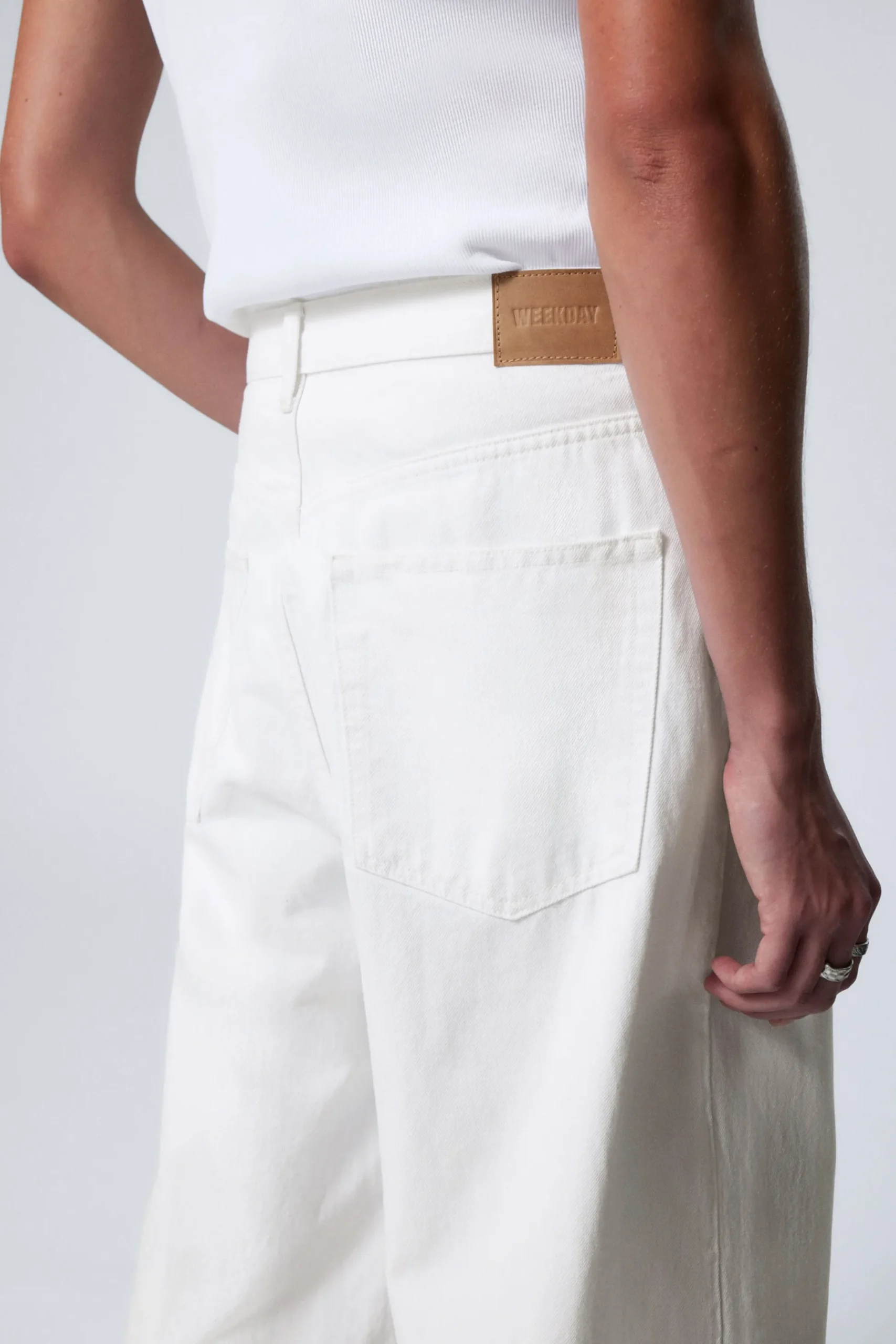 Weekday ASTRO LOOSE BAGGY LEG JEANS white Online