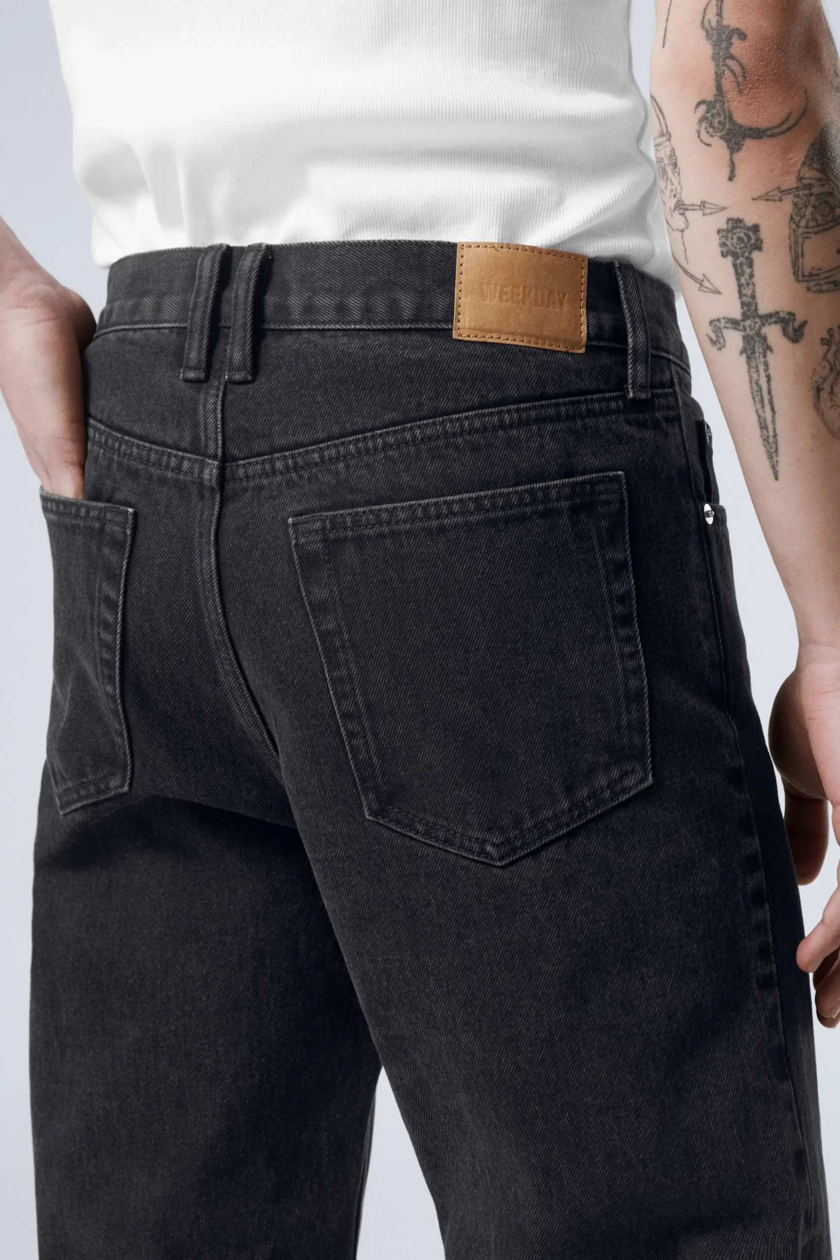 Weekday BARREL RELAXED TAPERD LEG JEANS tuned black black Best