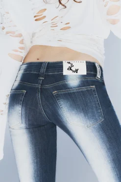 Weekday BOOTY BEI LOW WAIST SKINNY BOOTCUT JEANS blue spray medium blue Cheap