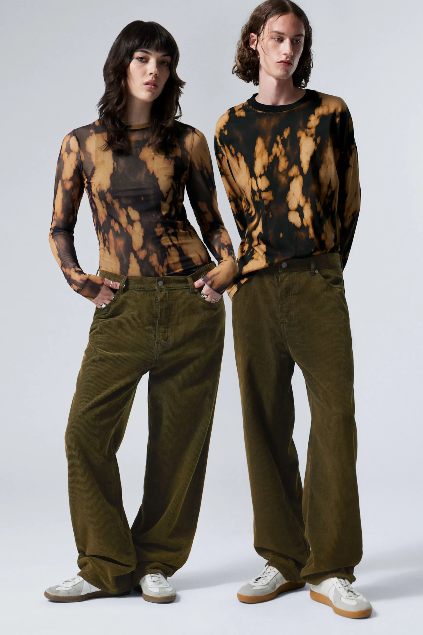 Weekday GALAXY LOOSE STRAIGHT CORD TROUSER washed dark khaki green Cheap