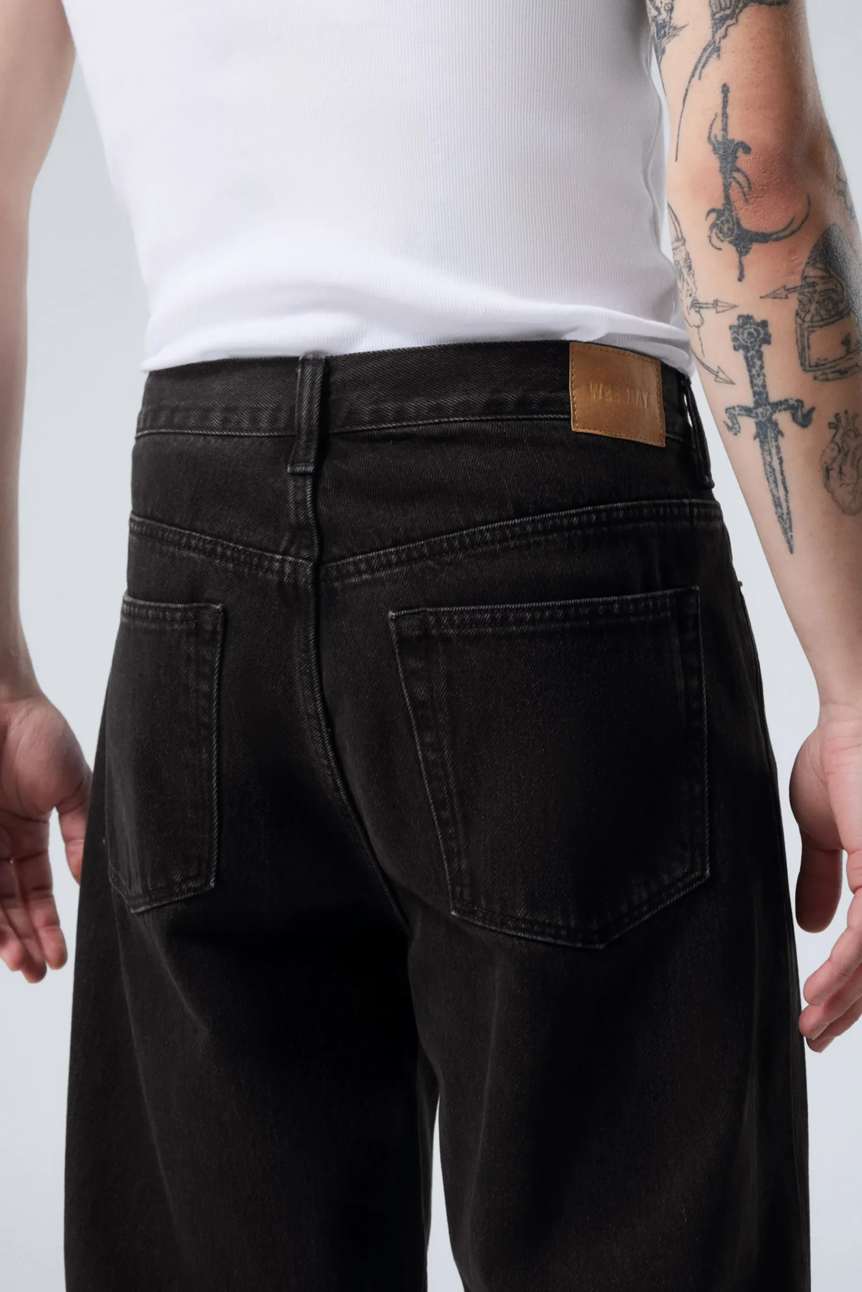 Weekday GALAXY LOOSE STRAIGHT LEG JEANS tuned black black Sale