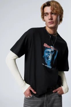 Weekday GREAT BOXY PRINTED GRAPHIC TEE black young faces Fashion