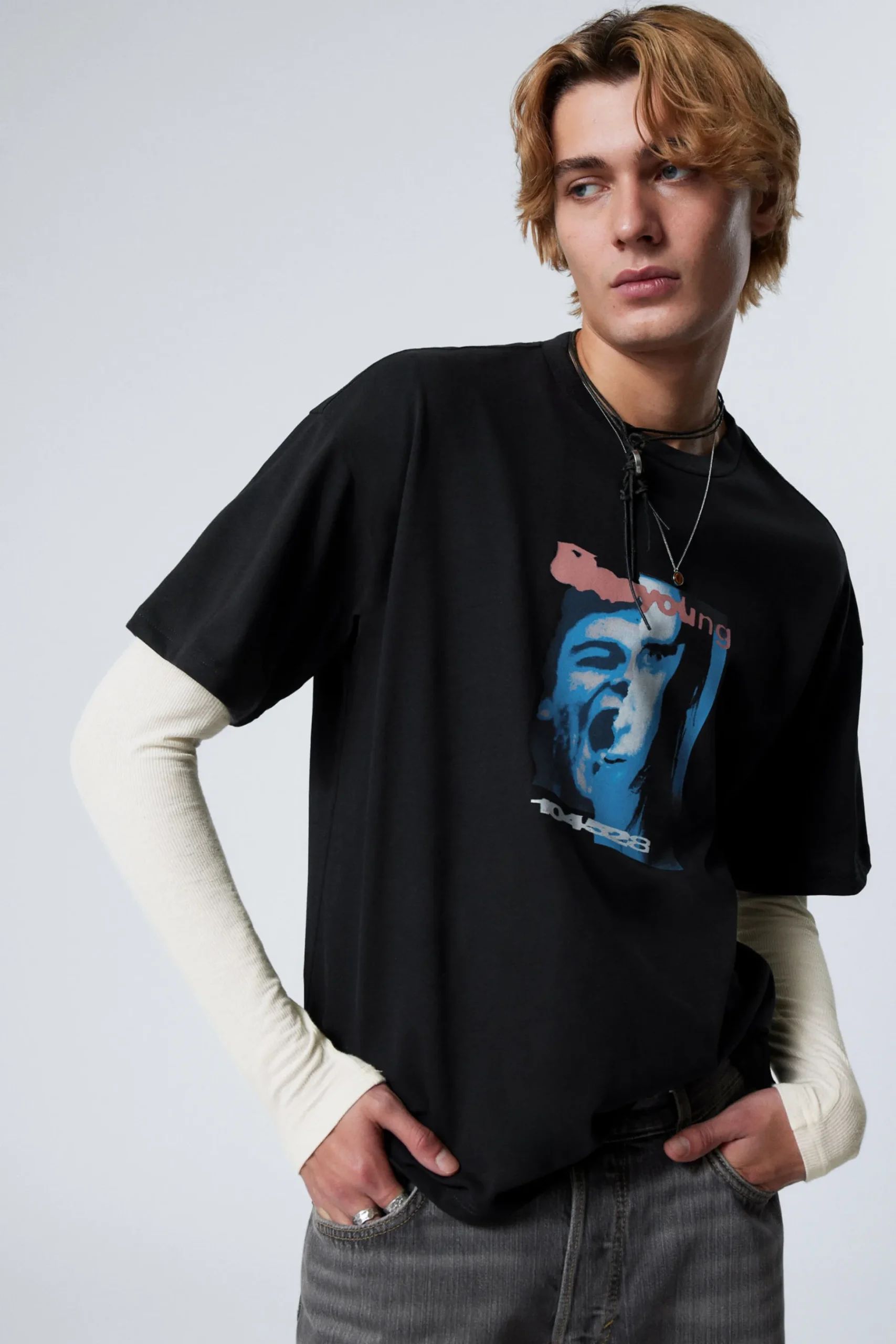 Weekday GREAT BOXY PRINTED GRAPHIC TEE black young faces Fashion