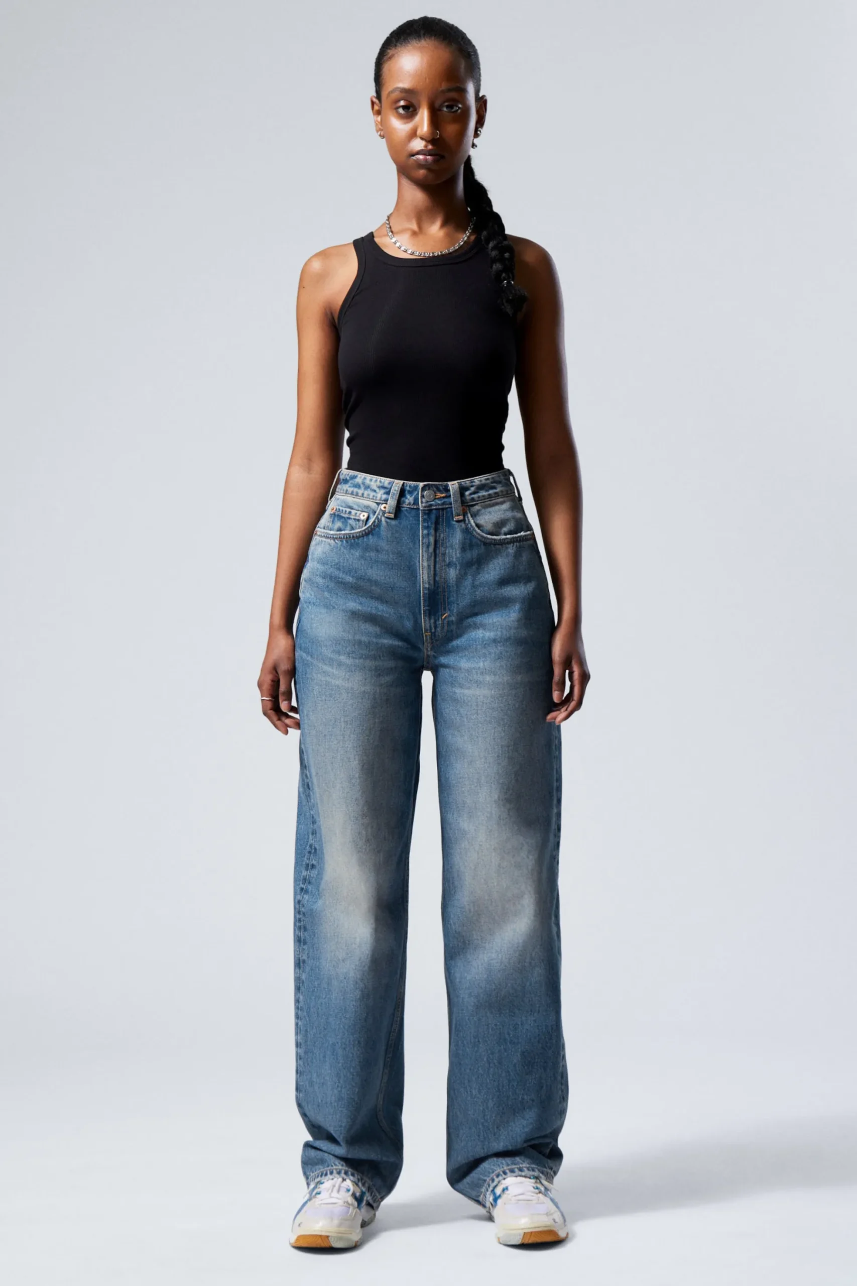 Weekday HALO CURVE HIGH WAISTED REGULAR WIDE LEG JEANS iron blue medium blue Clearance