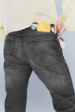 Weekday ISSUE LOW WAIST SLIM TAPERED JEANS rubby black Hot