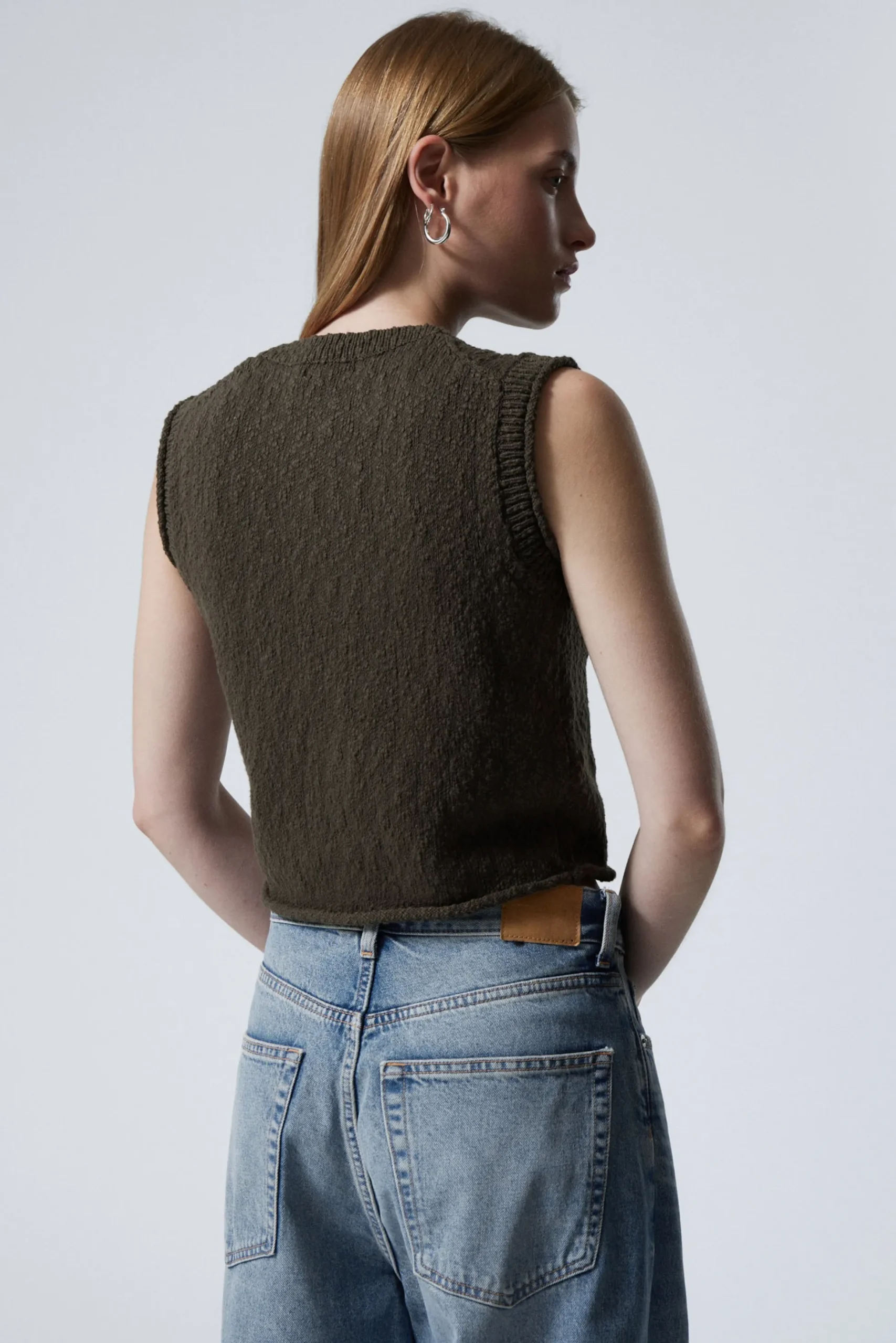 Weekday KNITTED SINGLE-BREASTED VEST dark greyish brown New
