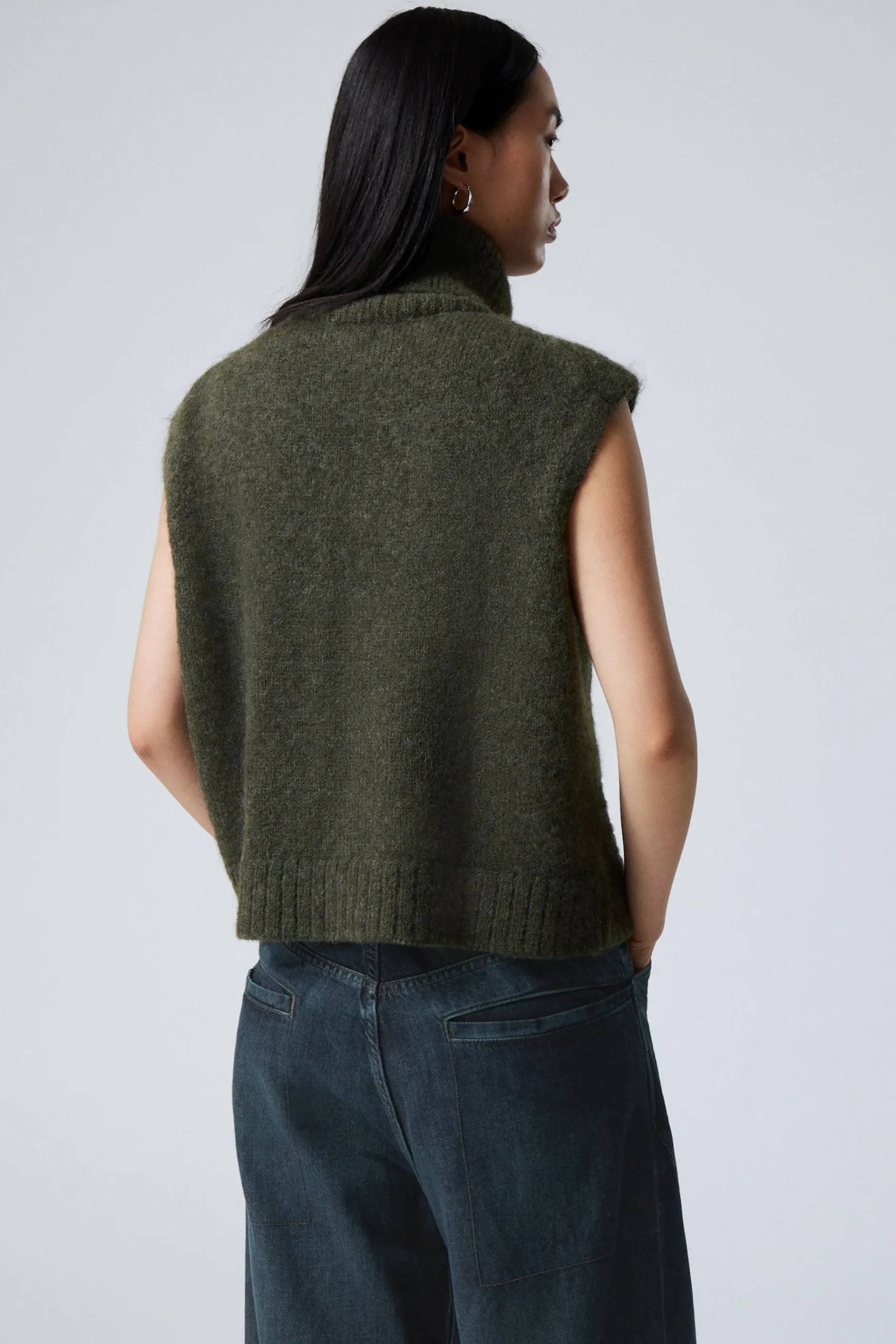 Weekday KNITTED ZIP VEST dark khaki green Fashion