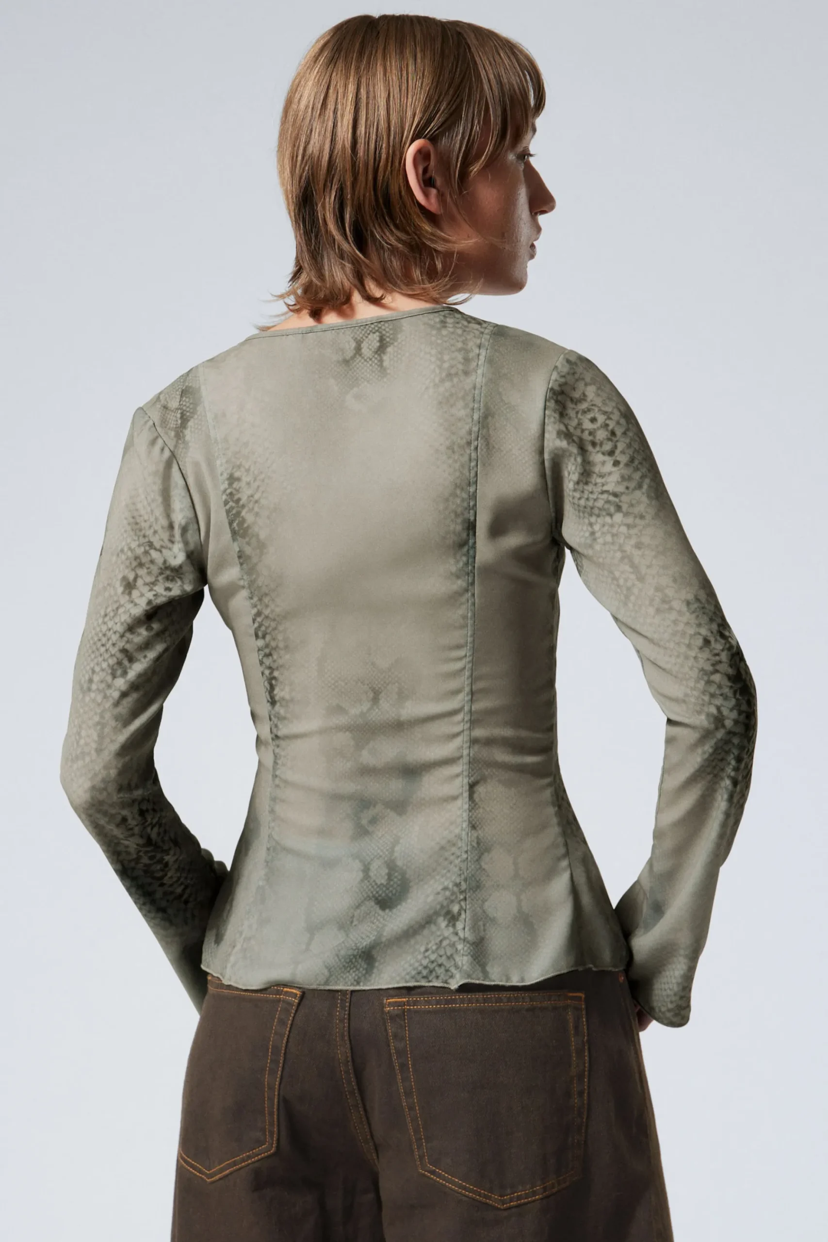 Weekday LONG SLEEVE TIE BLOUSE dusty mole snake print Sale
