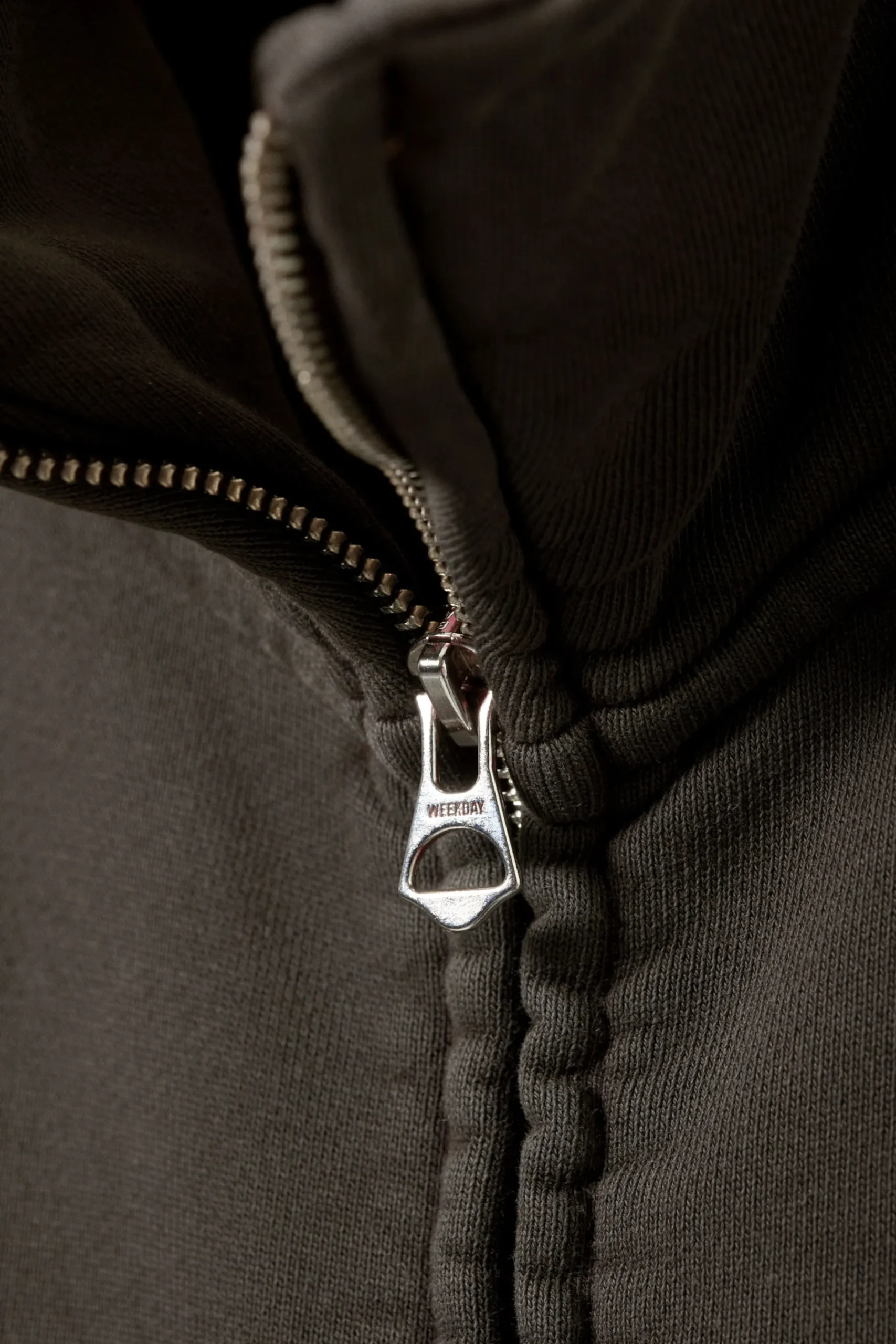 Weekday LOOSE FUNNEL NECK ZIP CARDIGAN washed dark grey Online