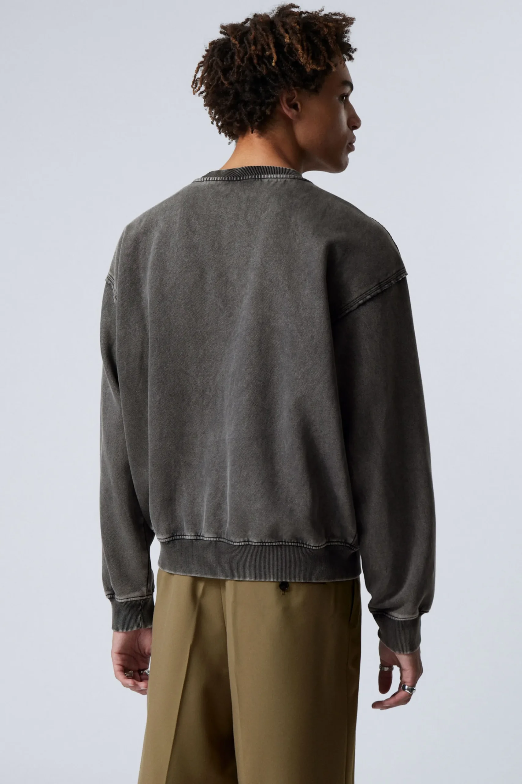 Weekday LOOSE GRAPHIC SWEATSHIRT washed black down to earth Flash Sale