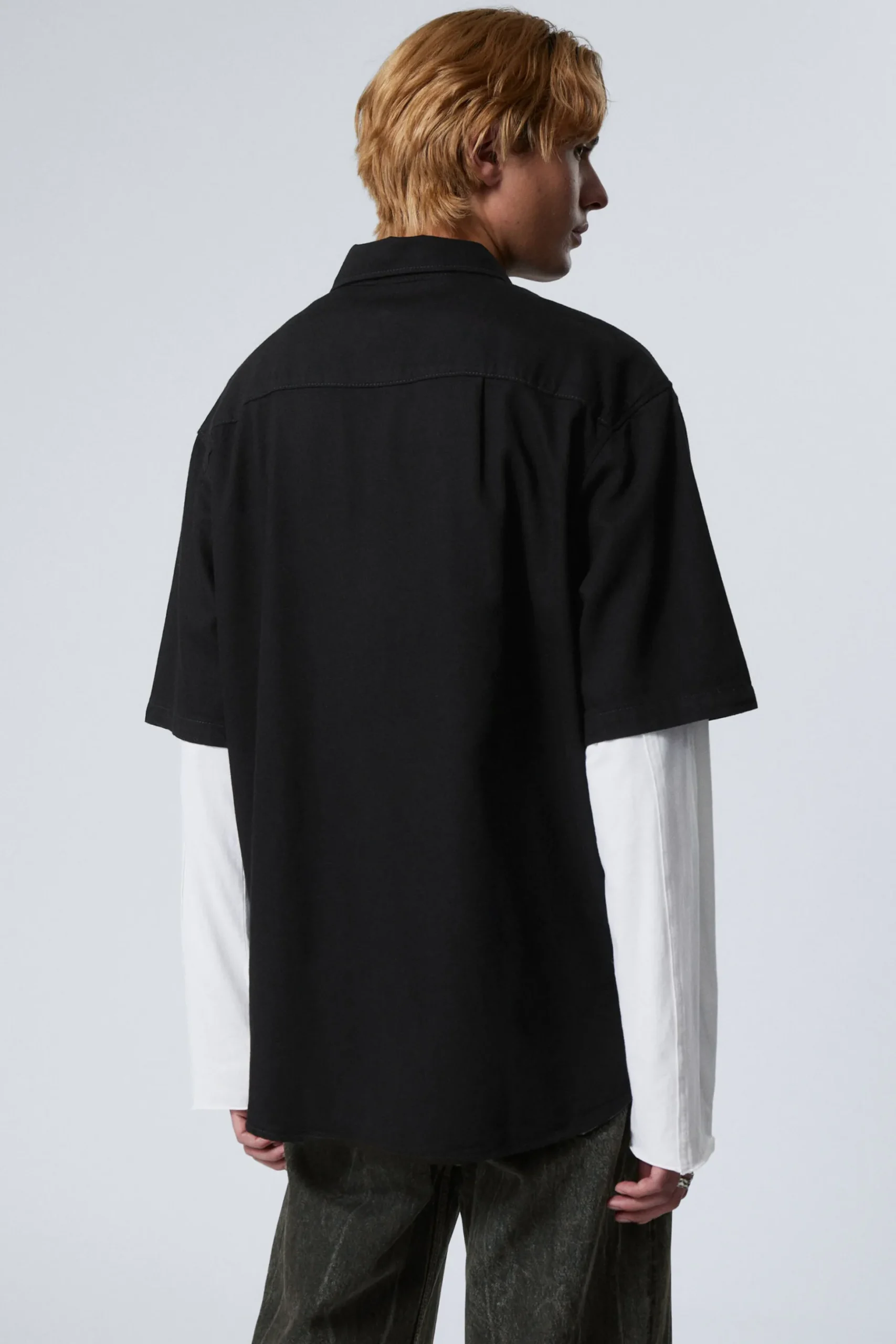 Weekday LOOSE SHORT SLEEVE DENIM SHIRT black rinse Store