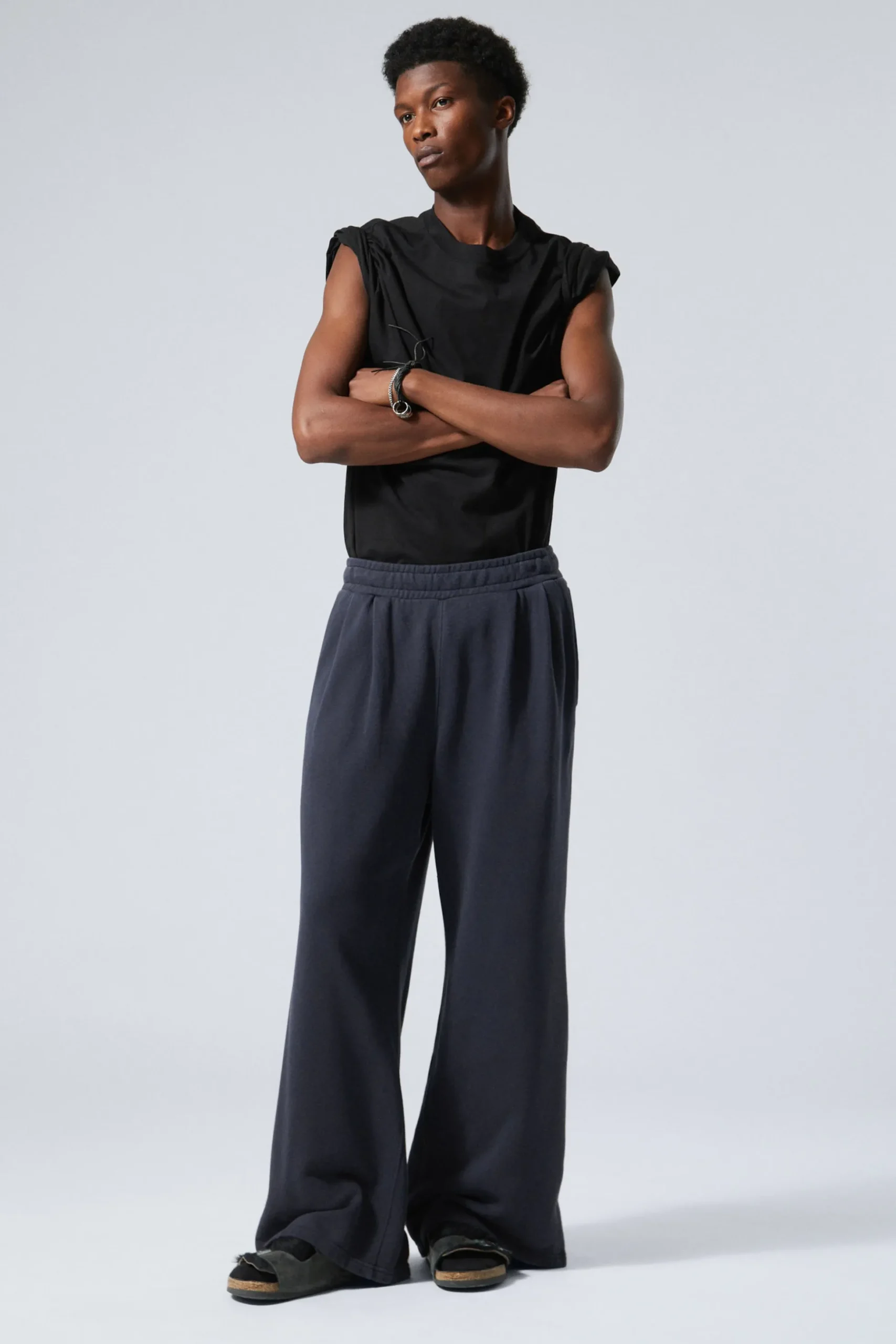 Weekday LOOSE WIDE HEAVYWEIGHT SWEATPANTS washed dark blue New
