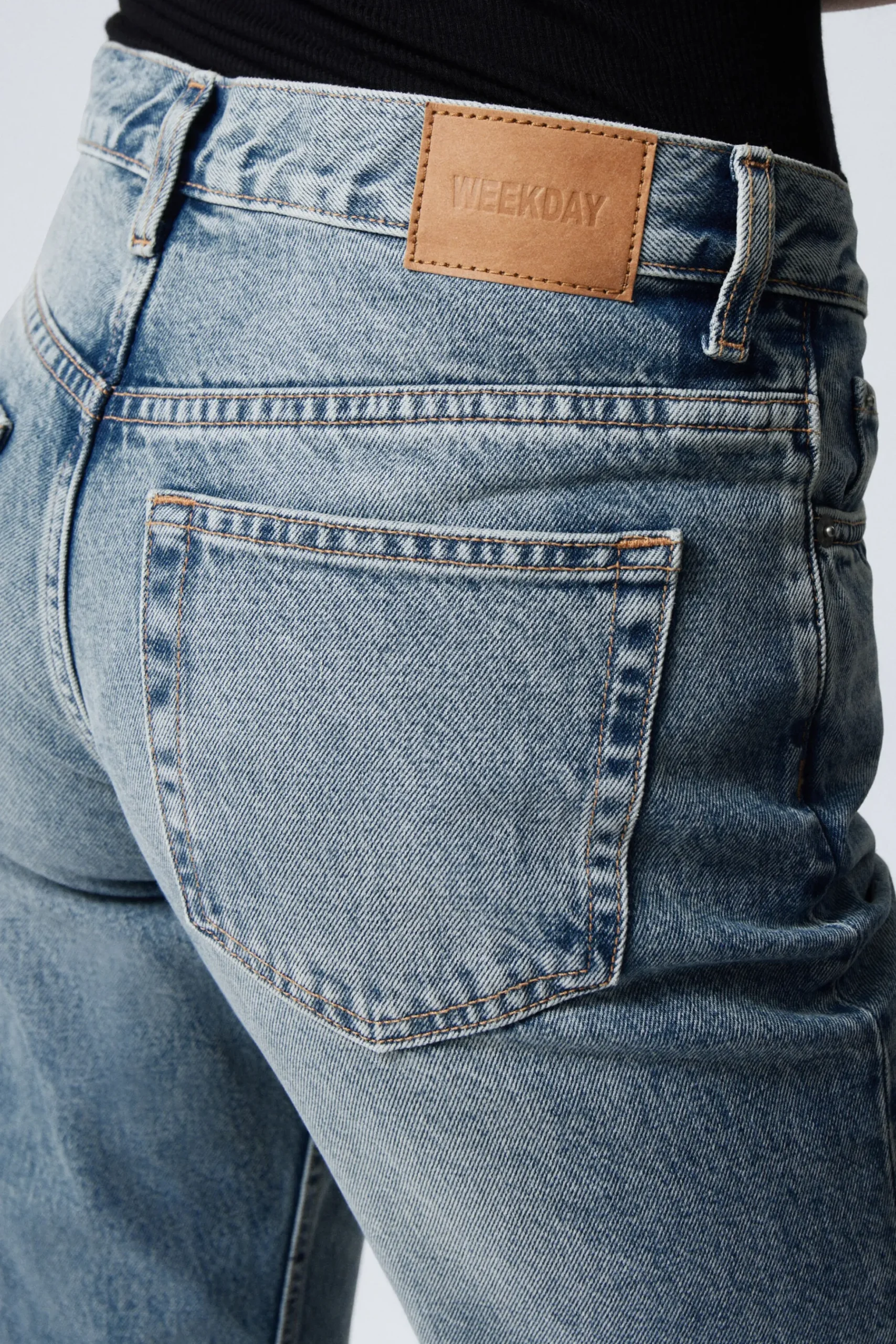 Weekday MOON MID RISE REGULAR BOOTCUT LEG JEANS seventeen blue medium blue Clearance