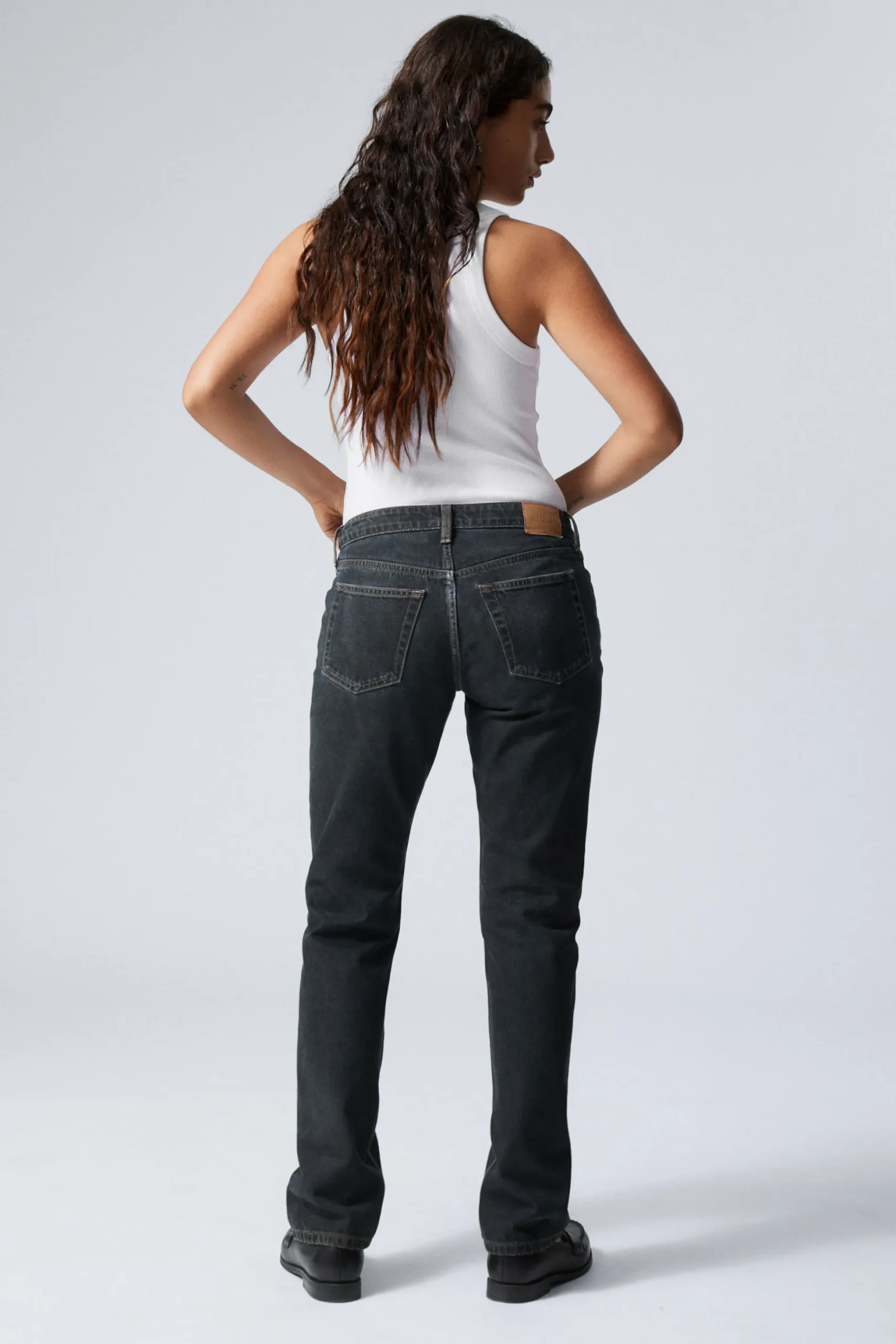 Weekday NAIL LOW RISE SLIM STRAIGHT LEG JEANS soil blue brown stained blue Shop