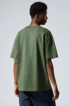 Weekday OVERSIZED GRAPHIC PRINTED T-SHIRT washed dark green Fashion
