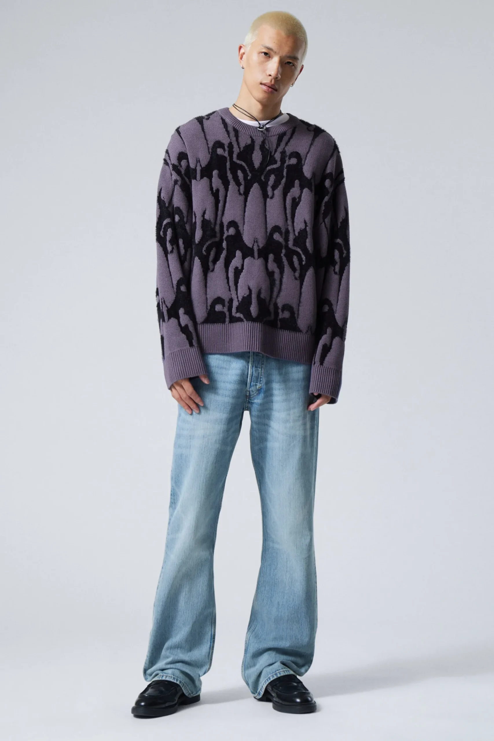 Weekday OVERSIZED HAIRY GRAPHIC KNITTED SWEATER dark lilac Sale
