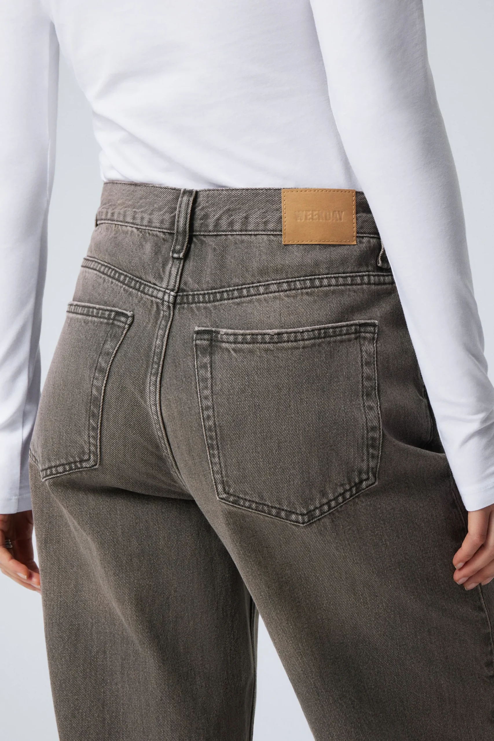 Weekday RAIL MID RISE LOOSE WIDE LEG JEANS clay grey grey Clearance
