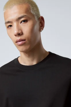 Weekday SHORT BOXY HEAVYWEIGHT T-SHIRT black Store