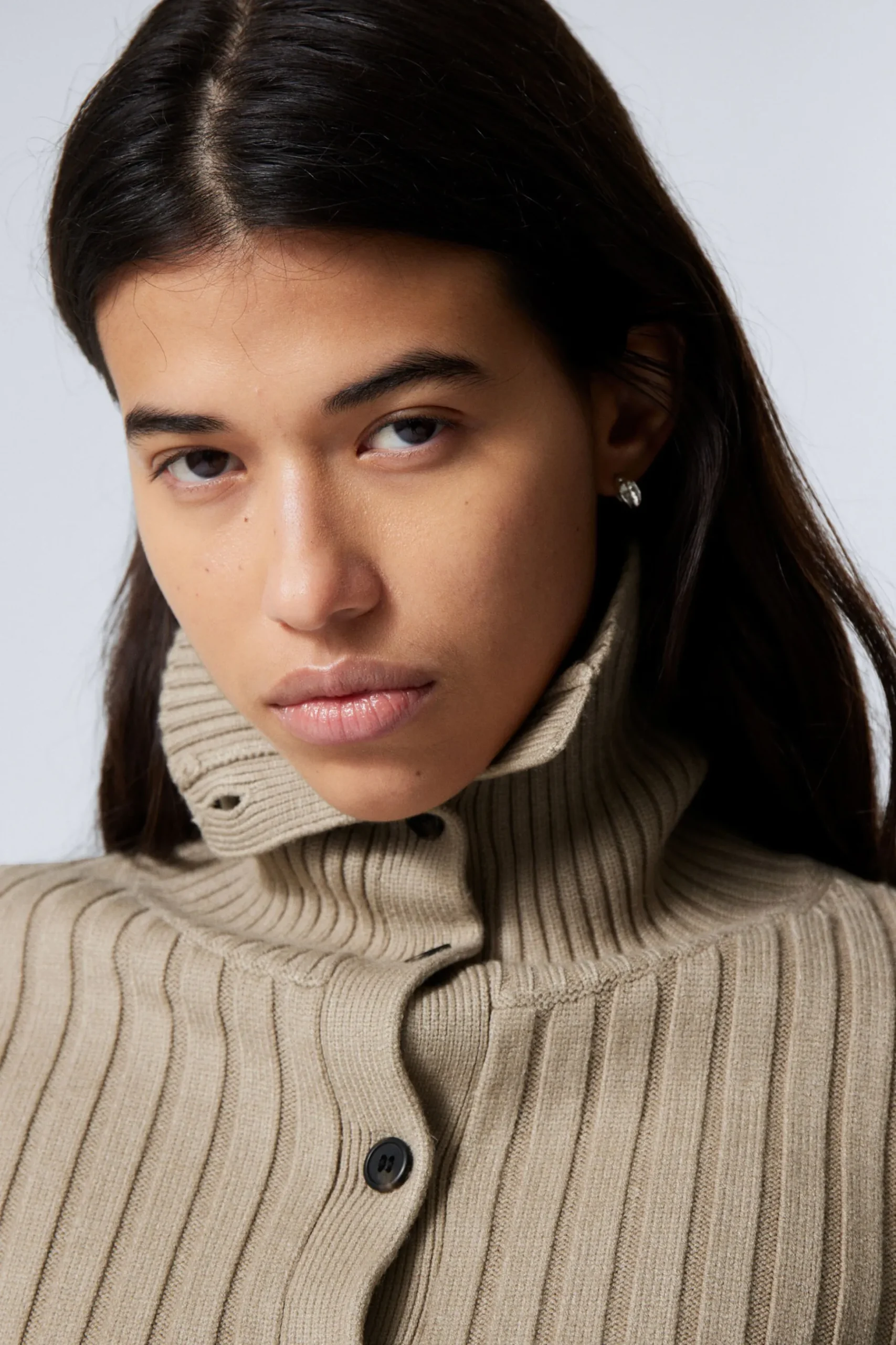 Weekday SLIM KNITTED TURTLENECK CARDIGAN dusty beige Online