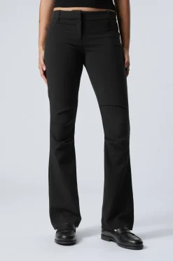 Weekday SLIM LOW WAIST FLARED PLEATED TROUSERS black Cheap