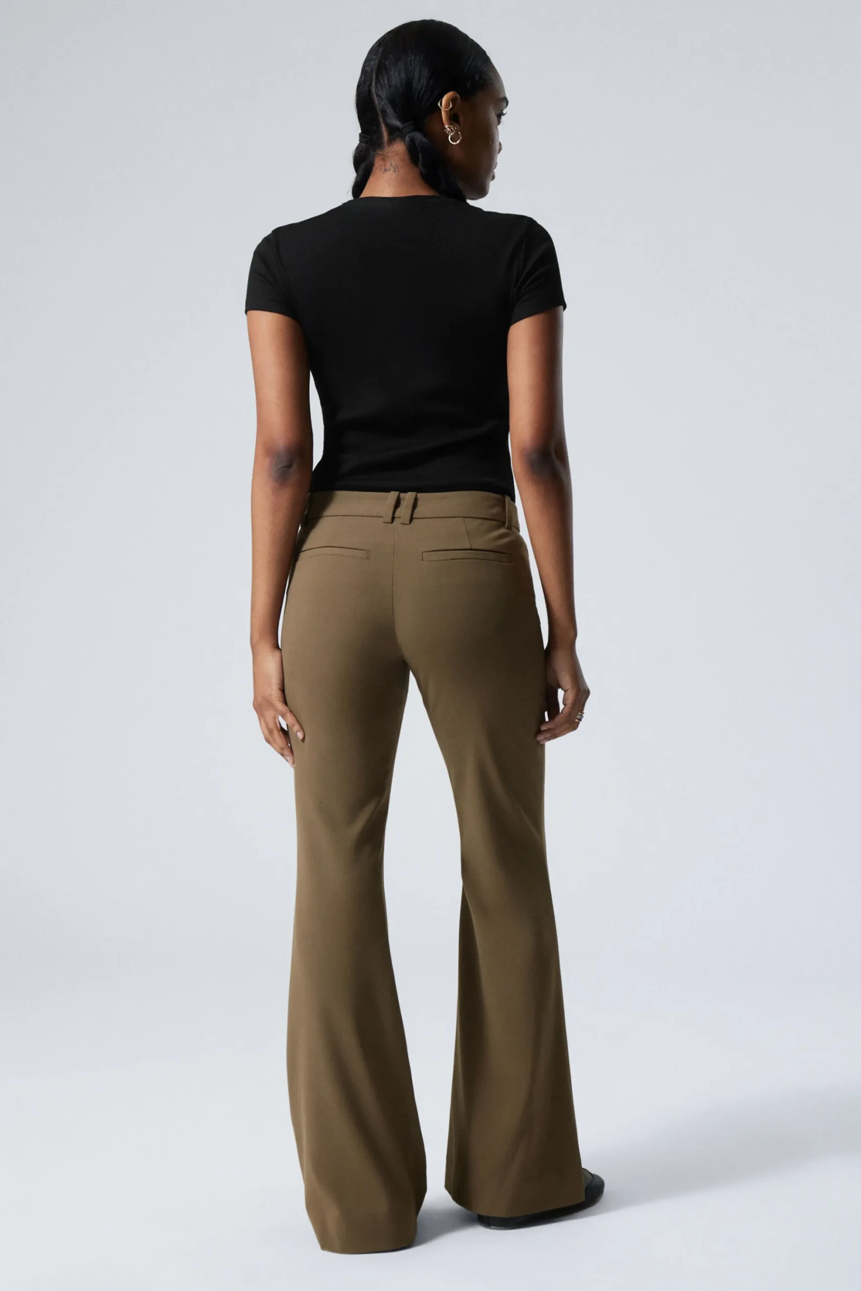 Weekday SLIM LOW WAIST FLARED SUIT TROUSERS khaki green Flash Sale