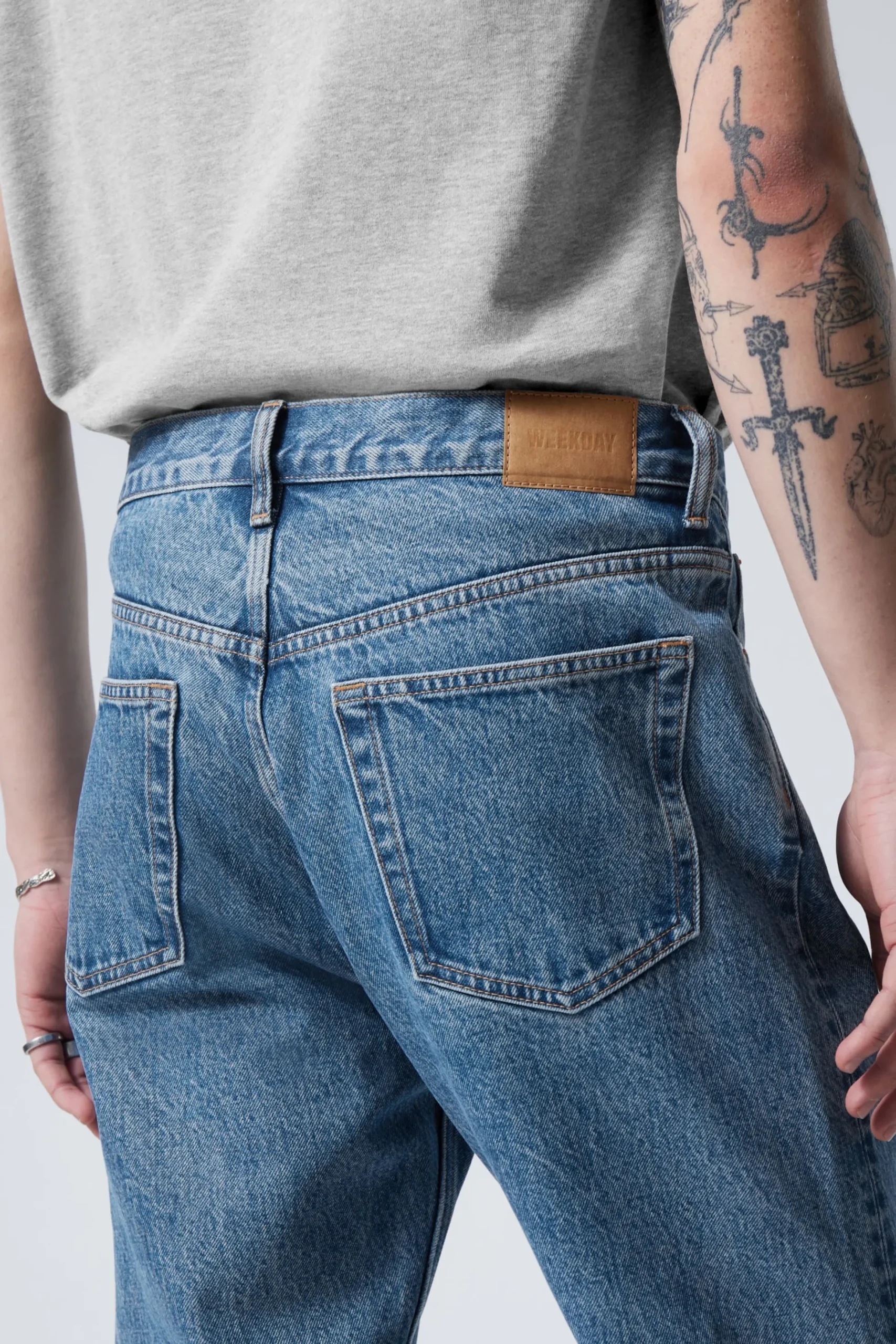 Weekday SPACE RELAXED STRAIGHT LEG JEANS 90s blue medium blue Outlet