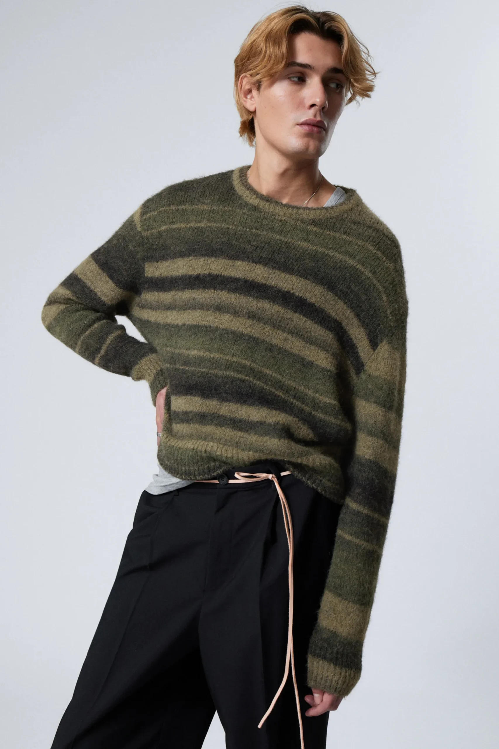 Weekday STRIPED REGULAR FIT SWEATER khaki green irregular stripe Store