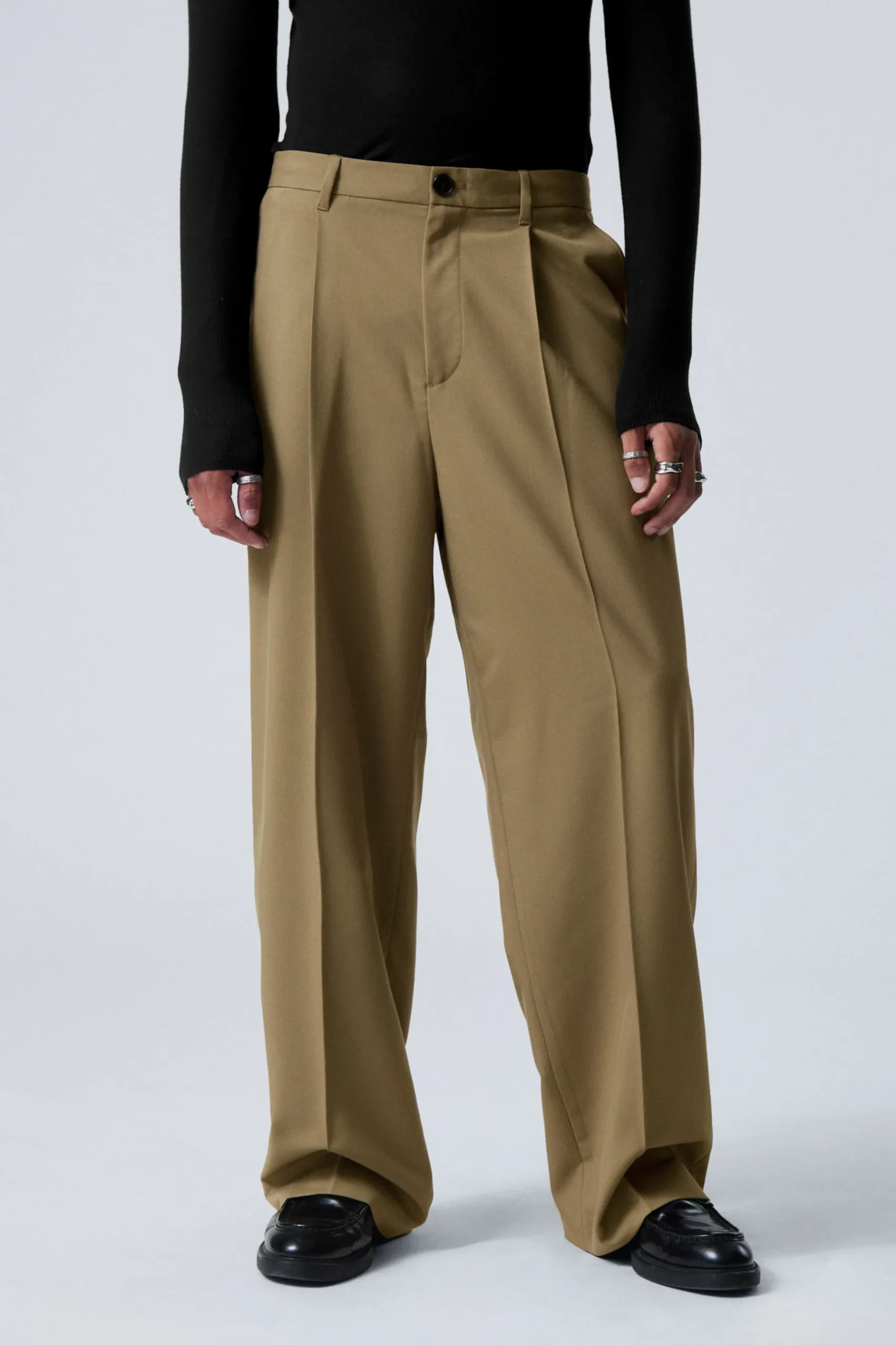 Weekday UNO LOOSE SUIT TROUSERS khaki green Shop