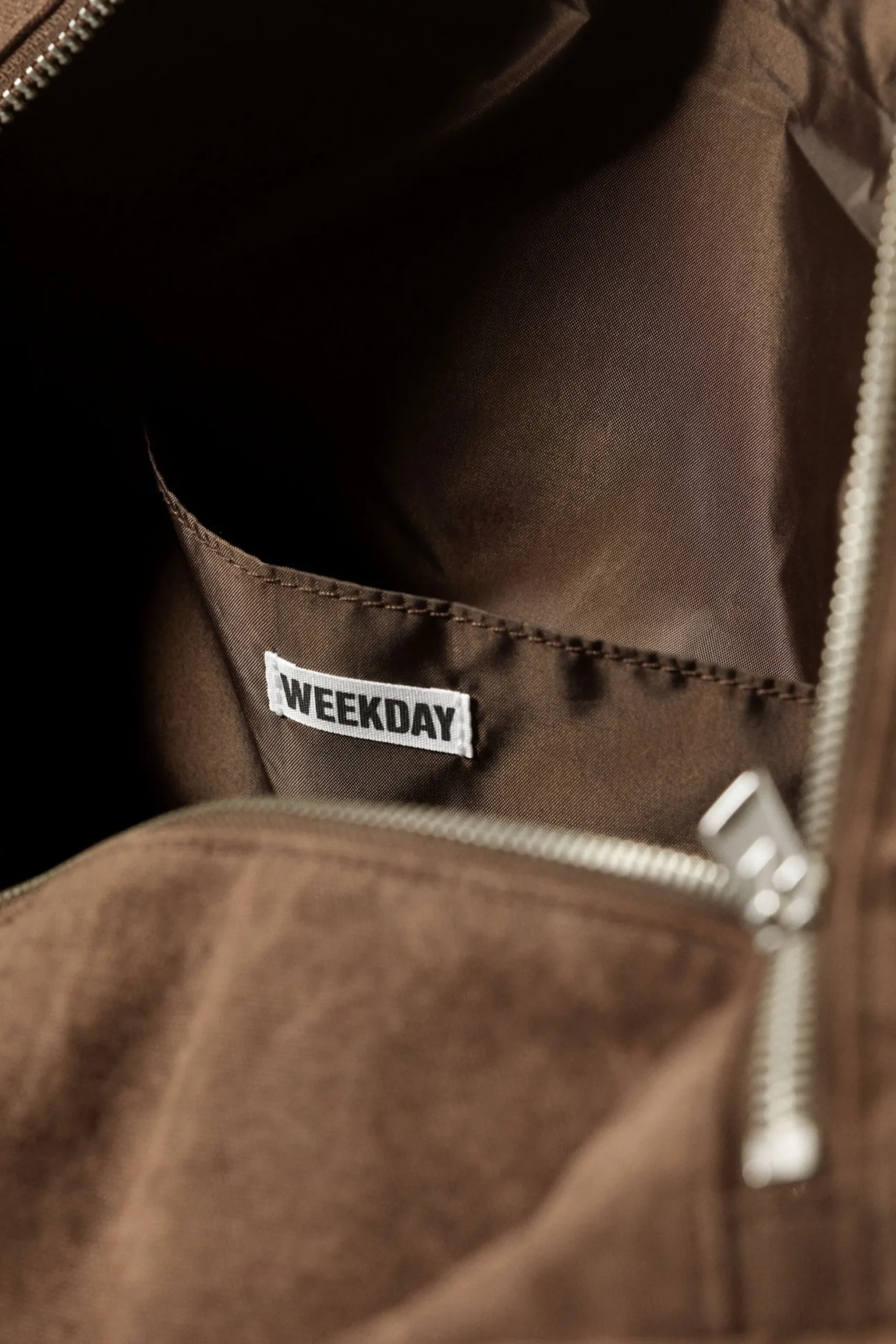 Weekday WASHED COTTON CROSSBODY BAG dark brown Store