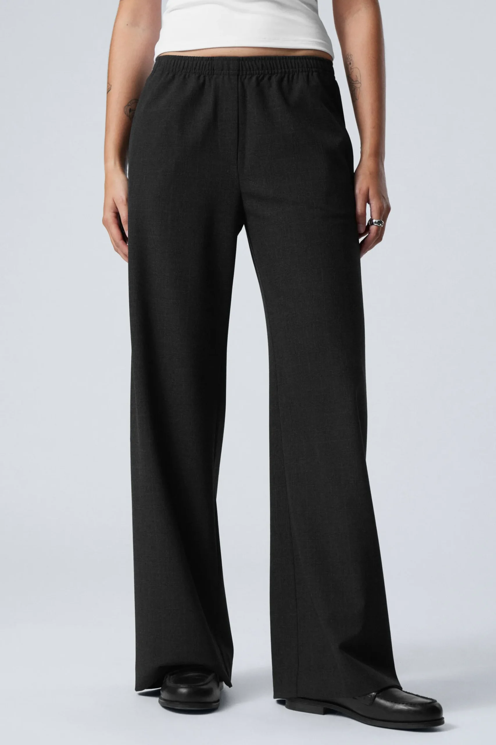Weekday WIDE PULL ON SUITING TROUSERS black check Cheap